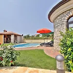 Schoene Ferienvilla Morena Mit Pool By Interhome * Kaštel