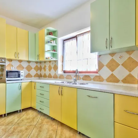 Schoene Ferienvilla Morena Mit Pool By Interhome Kaštel