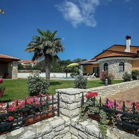 Schoene Ferienvilla Morena Mit Pool By Interhome *